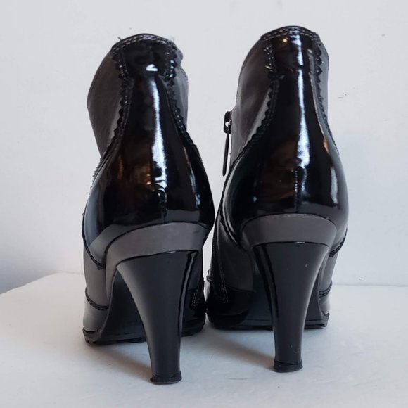 TARYN ROSE Leather Wingtip Booties Heels - Picture 3 of 16